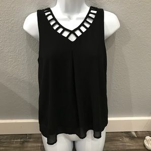 Black details neck top S